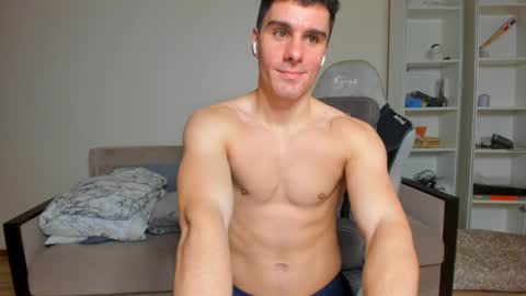 Snapshot of sam_huston18 chatting on February 7, 12:53 am BACK IN 2 WEEKS online show from February 7, 12:53 am