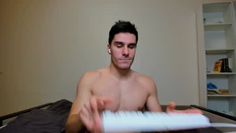 Snapshot of sam_huston18 chatting on January 9, 7:21 am BACK IN 2 WEEKS online show from January 9, 7:21 am