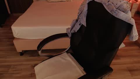 SAM MANSON online show from March 30, 12:38 pm