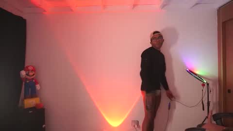 SAMUEL THOMPSON online show from April 26, 4:10 am