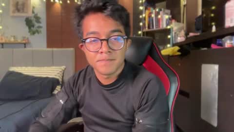 SAMUEL THOMPSON online show from March 4, 9:11 pm