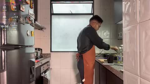 SAMUEL THOMPSON online show from December 2, 10:18 pm