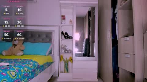 Snapshot of samanta_65 chatting on October 11, 3:44 am carolina online show from October 11, 3:44 am
