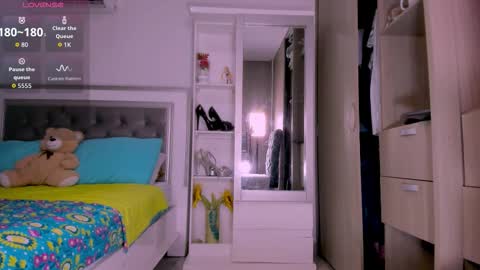 Snapshot of samanta_65 chatting on October 15, 4:05 am carolina online show from October 15, 4:05 am