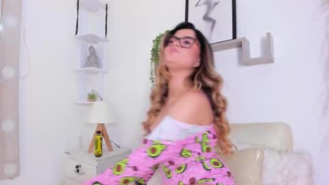 samanta online show from September 25, 2:46 pm