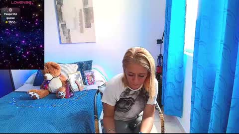 Snapshot of samanta_stone69 chatting on December 6, 8:56 pm Samanta Stone online show from December 6, 8:56 pm