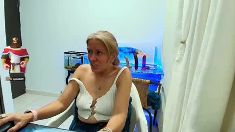 Snapshot of samanta_stone69 chatting on October 2, 11:36 pm Samanta Stone online show from October 2, 11:36 pm