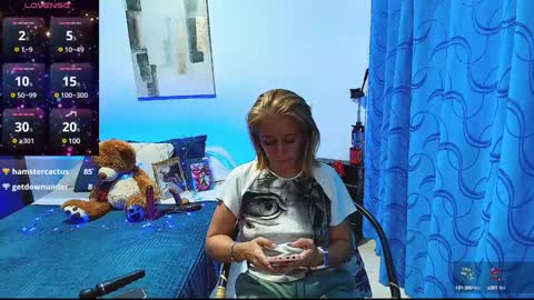 Snapshot of samanta_stone69 chatting on December 7, 3:20 am Samanta Stone online show from December 7, 3:20 am