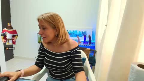 Snapshot of samanta_stone69 chatting on October 6, 10:05 pm Samanta Stone online show from October 6, 10:05 pm