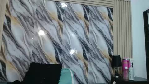 Snapshot of samantha_fox_squirt chatting on September 28, 8:51 pm lizzy online show from September 28, 8:51 pm