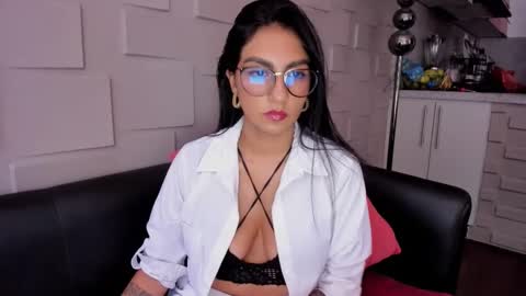 Snapshot of samantha_jadee chatting on February 7, 8:53 pm Samantha online show from February 7, 8:53 pm