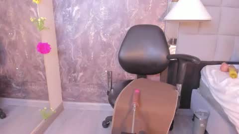 samanthabrown69_1 online show from March 28, 8:27 am