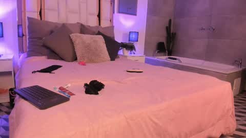 Snapshot of samanthadela chatting on September 13, 3:42 am SAMM online show from September 13, 3:42 am