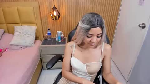 S A M A N T H A  online show from May 30, 7:12 pm