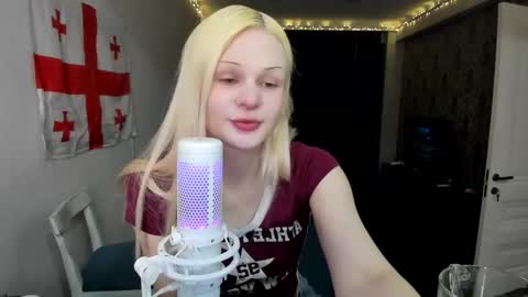 Snapshot of samanthamiasnik1 chatting on February 20, 7:41 pm Samantha online show from February 20, 7:41 pm