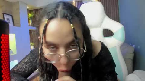 Snapshot of samantharamirez9 chatting on October 22, 4:04 am Samantha Ramirez -- FOLLOW ME PLZ online show from October 22, 4:04 am