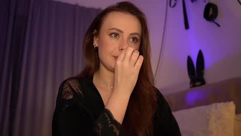 Snapshot of samanthavixen chatting on February 1, 3:50 pm Goddess Samantha Vixen online show from February 1, 3:50 pm