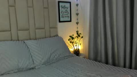 Snapshot of samanthaxmami chatting on October 9, 9:53 pm Samixmami online show from October 9, 9:53 pm
