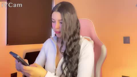 Snapshot of samara_lam chatting on January 23, 7:18 pm Sammy  online show from January 23, 7:18 pm