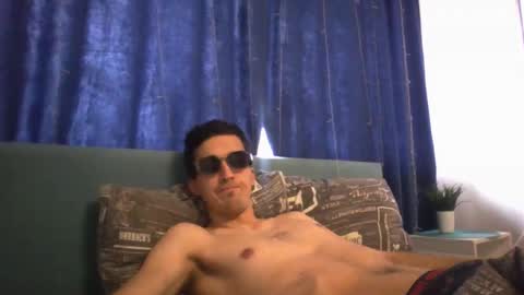 Snapshot of samcumtv chatting on October 19, 10:53 am multitooman online show from October 19, 10:53 am