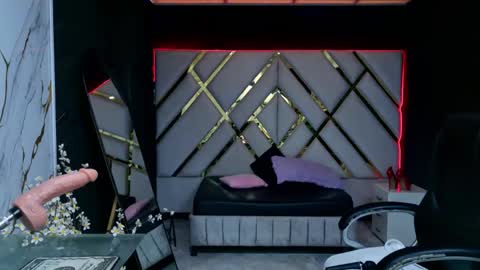 Luisa online show from May 14, 1:09 pm