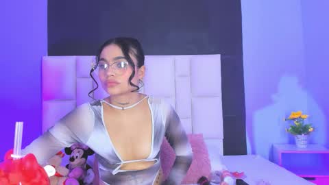 Snapshot of sammy__rose chatting on September 17, 8:45 pm Sammy Rose online show from September 17, 8:45 pm