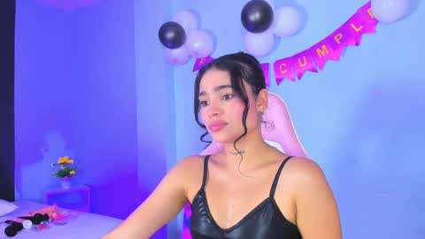 Snapshot of sammy__rose chatting on September 16, 8:45 pm Sammy Rose online show from September 16, 8:45 pm