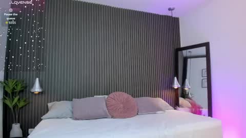 Axel online show from April 15, 9:26 pm