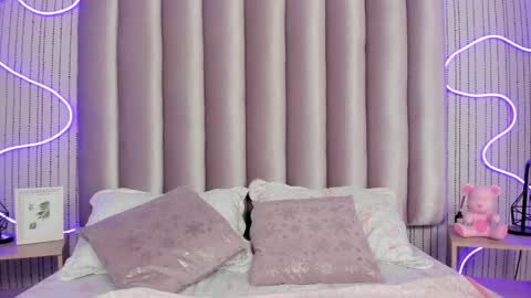 Samantha   online show from April 6, 3:04 am