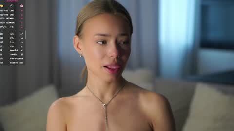 Vivienne online show from June 17, 3:00 am