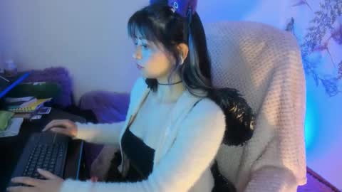 Snapshot of sammysammy_ chatting on October 12, 7:34 am online show from October 12, 7:34 am