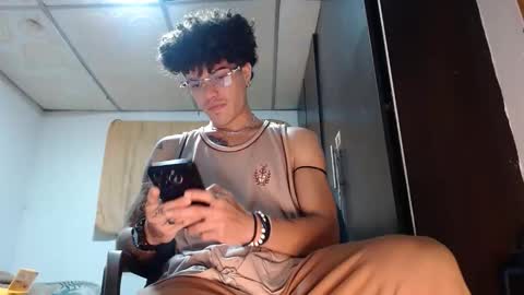 sammy model independiente online show from April 1, 9:32 am