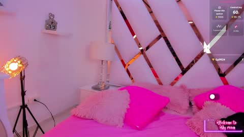 Snapshot of samy__milf chatting on October 4, 10:18 pm Sammy online show from October 4, 10:18 pm