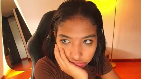 Hello I am absent due to a family calamity I will return soon-hola estoy ausente por un problema familiar volvere pronto. online show from January 9, 10:26 pm