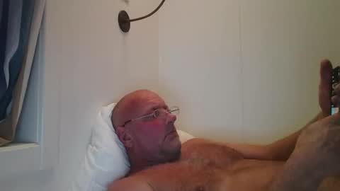 sandnesrune523 online show from October 16, 5:29 am