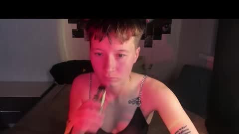 Snapshot of sandraa_a chatting on October 16, 5:34 pm sandraa_a online show from October 16, 5:34 pm