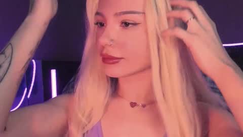 Sandy  online show from November 25, 2:32 am