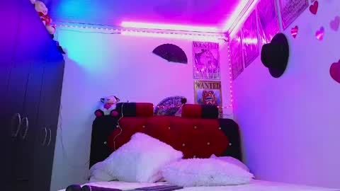 sandraossa online show from April 16, 9:15 pm