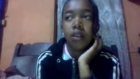 sandriana26 online show from April 4, 5:47 am