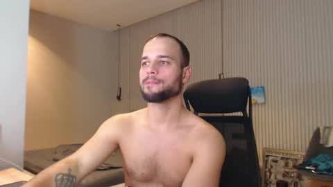 DeAlex online show from March 3, 6:56 pm