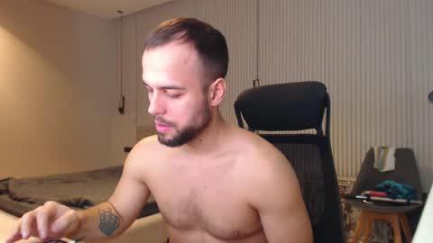 DeAlex online show from March 4, 2:21 pm