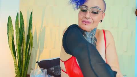 Snapshot of sandyrosee_ chatting on March 4, 11:54 pm Sandy Rose online show from March 4, 11:54 pm