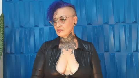 Snapshot of sandyrosee_ chatting on February 11, 6:55 pm Sandy Rose online show from February 11, 6:55 pm