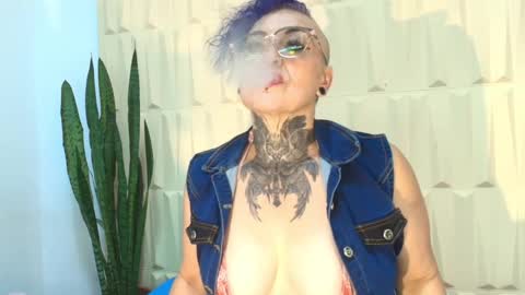 Snapshot of sandyrosee_ chatting on March 10, 11:16 pm Sandy Rose online show from March 10, 11:16 pm