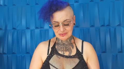 Snapshot of sandyrosee_ chatting on February 10, 9:04 pm Sandy Rose online show from February 10, 9:04 pm