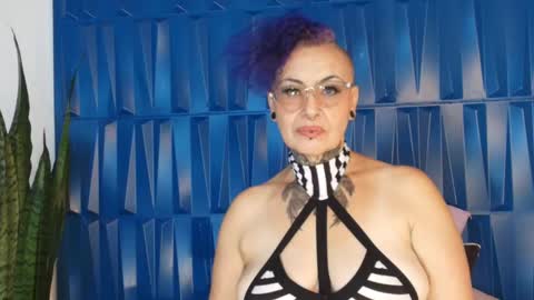 Snapshot of sandyrosee_ chatting on February 22, 11:46 pm Sandy Rose online show from February 22, 11:46 pm