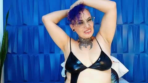 Snapshot of sandyrosee_ chatting on February 18, 6:58 pm Sandy Rose online show from February 18, 6:58 pm
