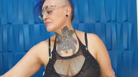 Snapshot of sandyrosee_ chatting on February 10, 6:03 pm Sandy Rose online show from February 10, 6:03 pm