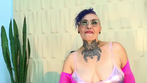 Snapshot of sandyrosee_ chatting on March 12, 9:35 pm Sandy Rose online show from March 12, 9:35 pm