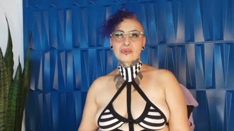 Snapshot of sandyrosee_ chatting on February 22, 5:35 pm Sandy Rose online show from February 22, 5:35 pm